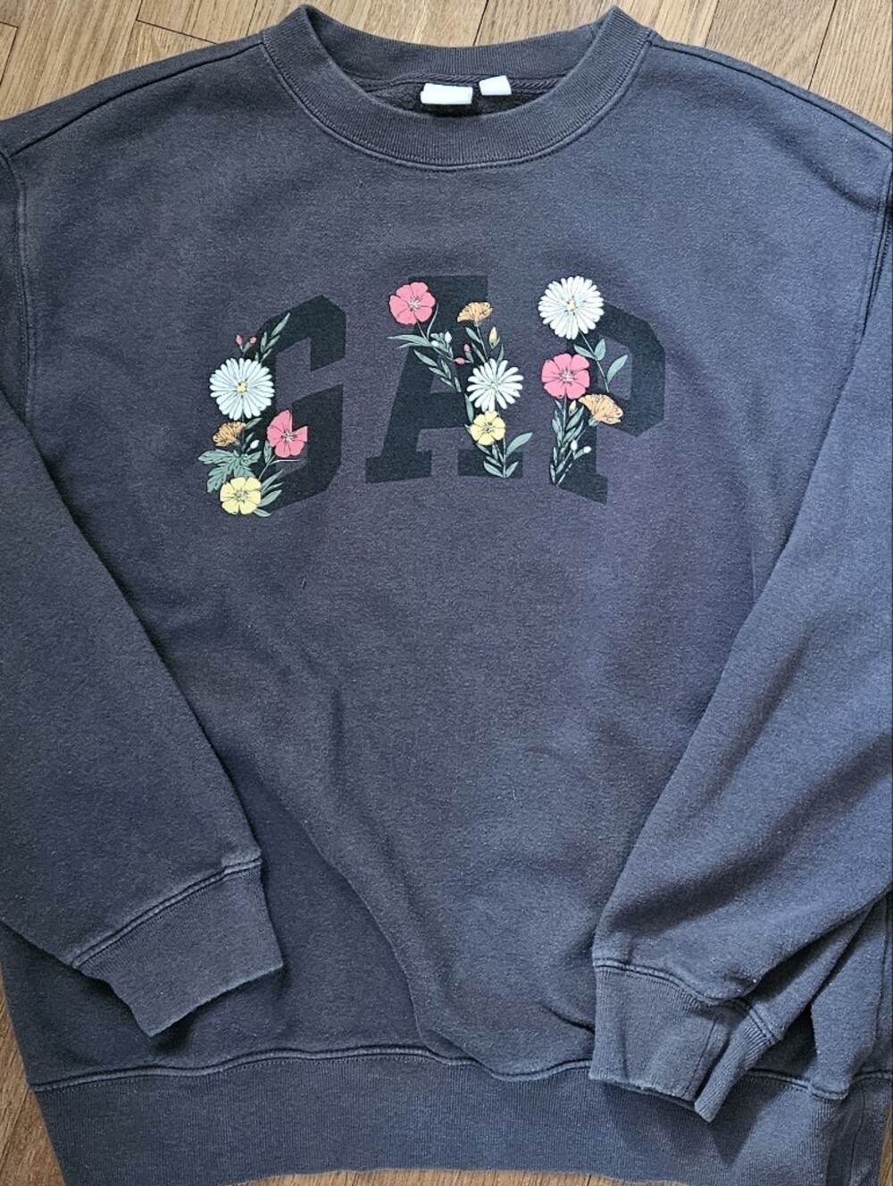 GAP Floral Logo Crewneck